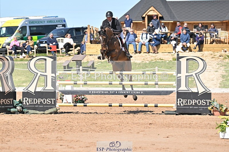 240420A-141220-11645 - Cls 7, 2 Star Medium Tour 1.35m