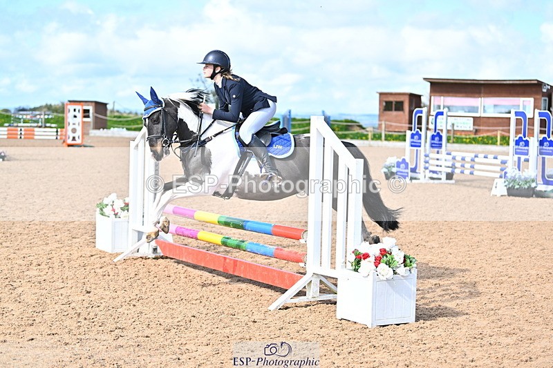 240504A-092943-00885 - Cls 1 Pony Intro 70cm