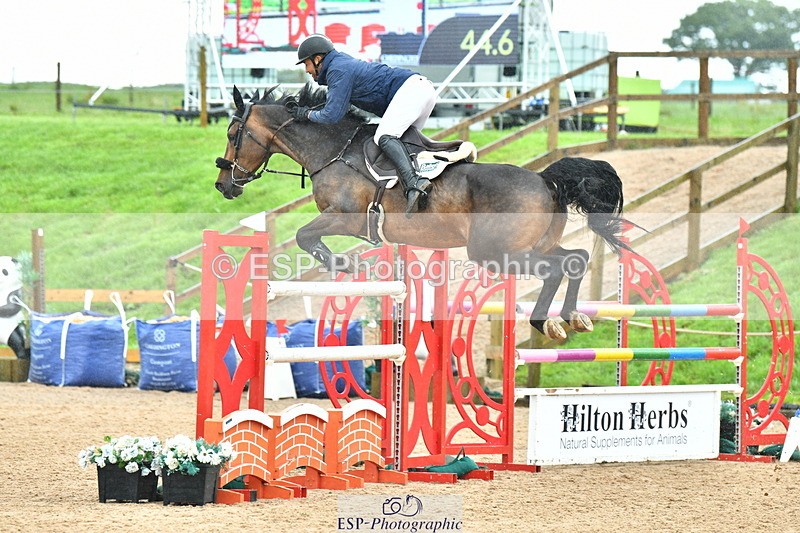 230723A-093318-10577 - Cls 4, 2 Star Small 1.30m