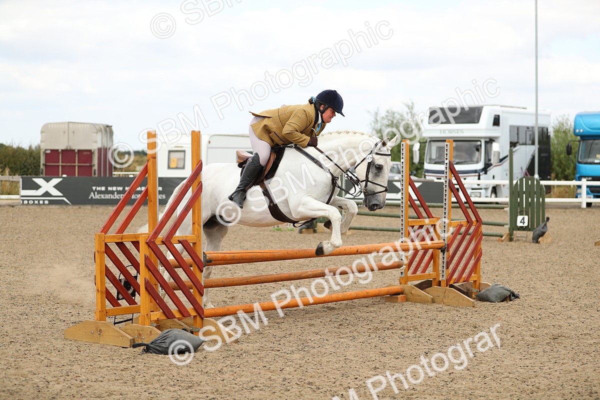 SBM_05567 - Class 48a Style & Performance 70cm (15-19)