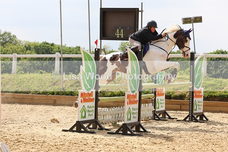 3E7A1143 - Class 13: Senior Newcomers/1.10m open