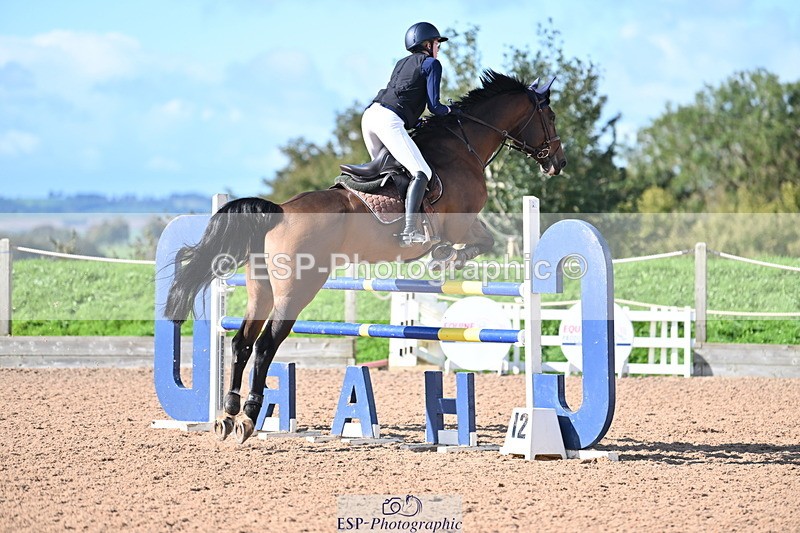 231014A-115106-04512 - Cls 18 Newcomers & 1.10m Open