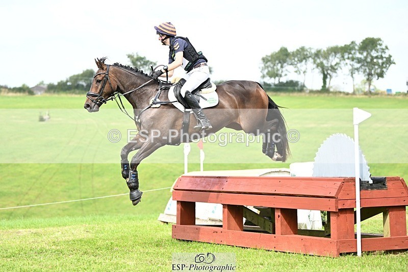 240831A-124205-02693 - 016-Max.Forster-FLO.CORMINT