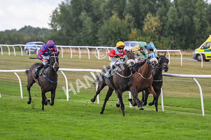 270825-Race 6-Filey Beach-6779 - Race 6