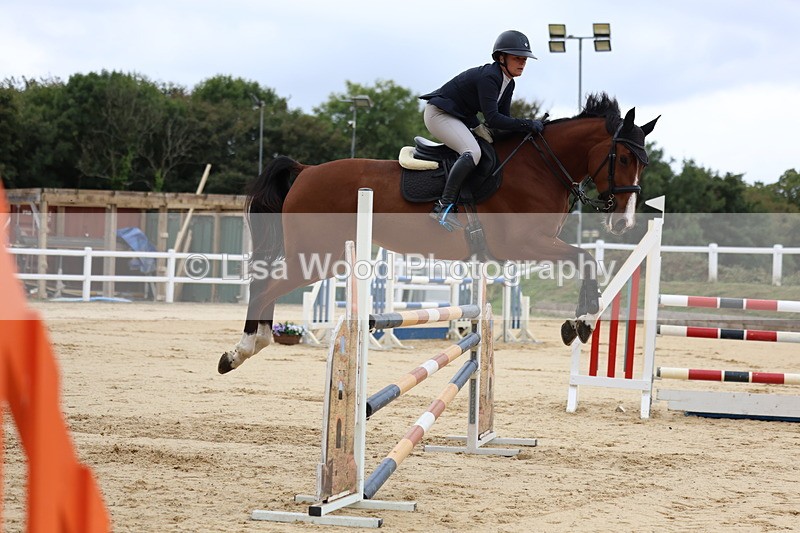 3E7A3044 - Class 8: Senior Newcomers/1.10m open