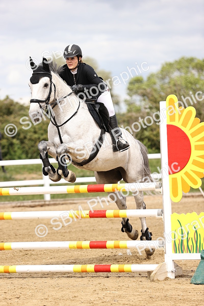 SBM_003265 - Class 11 - Senior Newcomers - 1.10m