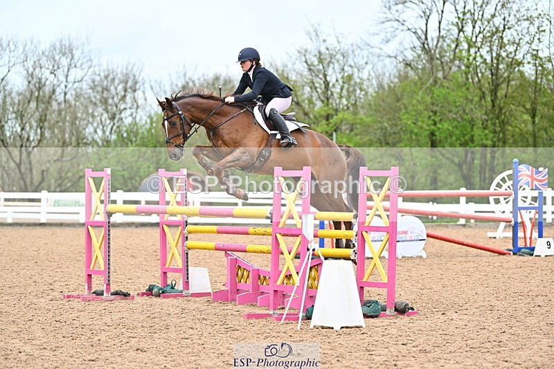 240501A-142206-01033 - Cls 8 Snr Foxhunter and 1.20m Open
