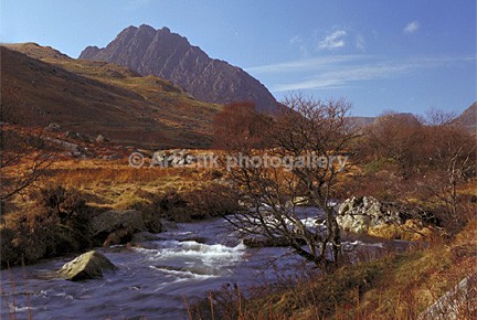Tryfan in spring 5 - Sceniks.com - Snowdonia landscape photographs by Dave O'Shea