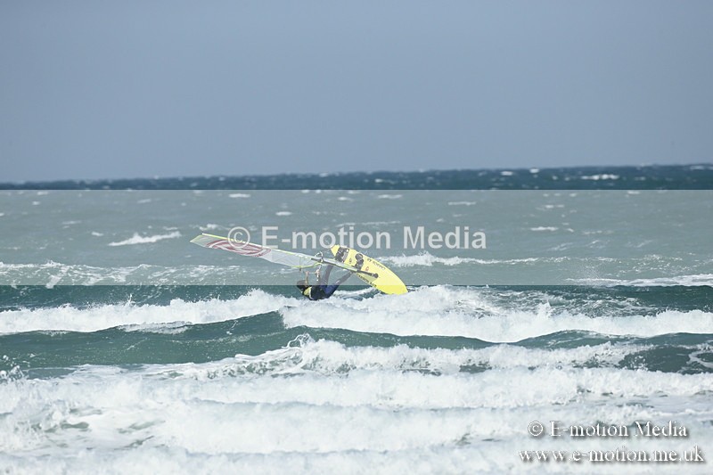 WS 020413-230 - Windsurfing