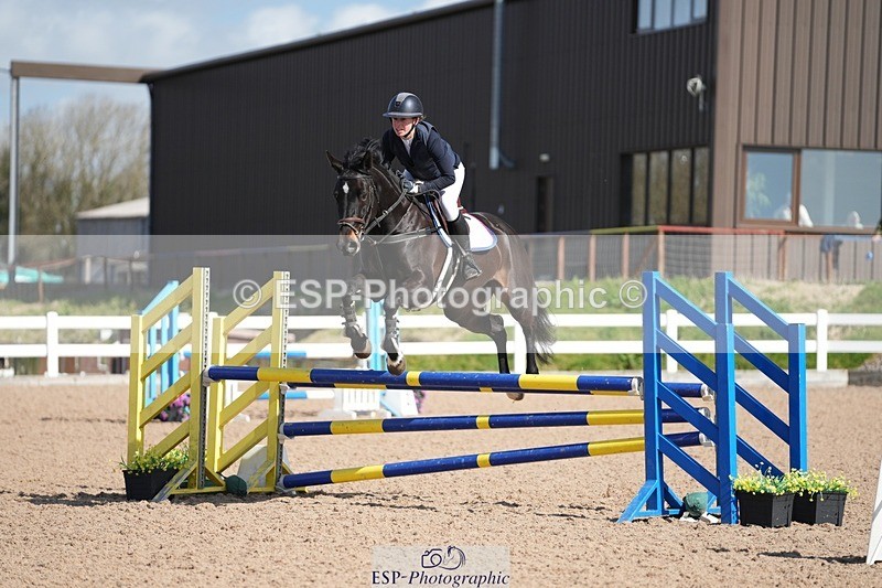 250329-104619-03708 - Cls 20 British Novice and 90cm