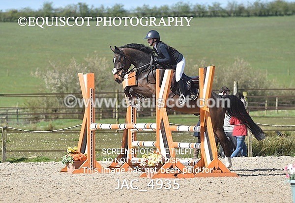 JAC_4935 - CLASS 13 SAT Senior BritiNovice/ 90cm Open