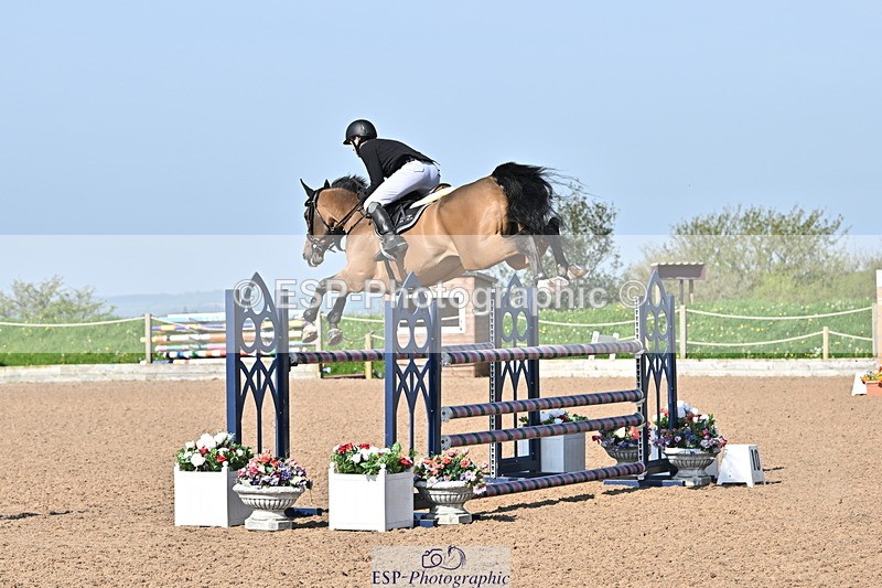 240509A-092901-00566 - Cls 8 Foxhunter