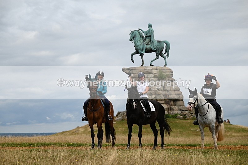 DSC_5985 - Time at Statue 12:17 to 12:44