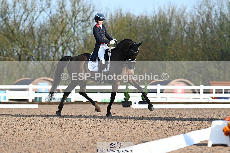 240218A-090706-05003 - 162-Holly.Kerslake-Totil.Platinum