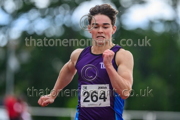 ComMast25-928820 - Track Male Set One