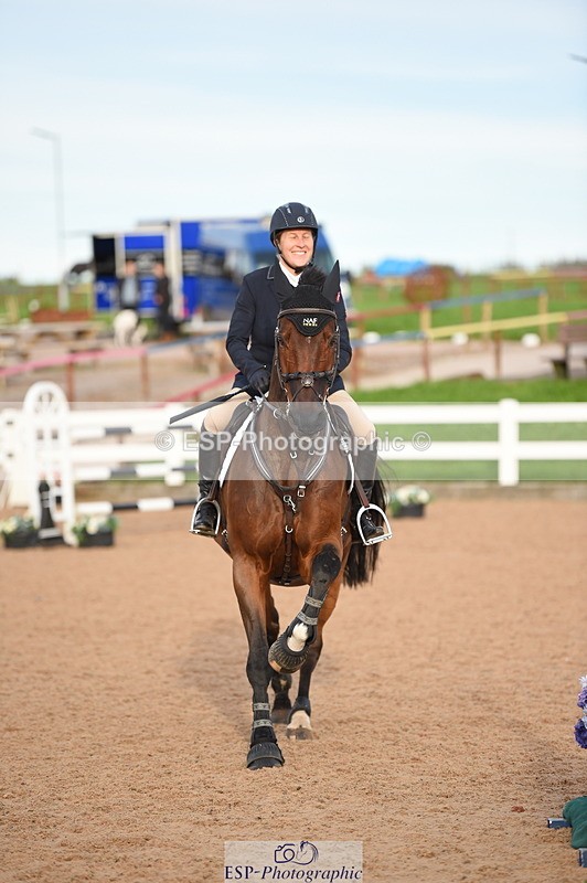 231015A-164242-09373 - Cls 27 1.10m Amateur Q 2nd R