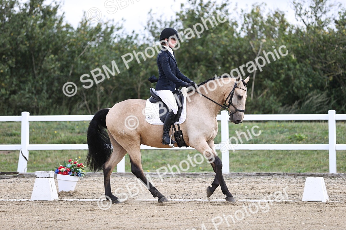 SBM_015313 - Class 14 - Novice 23 - 9.05-10.08