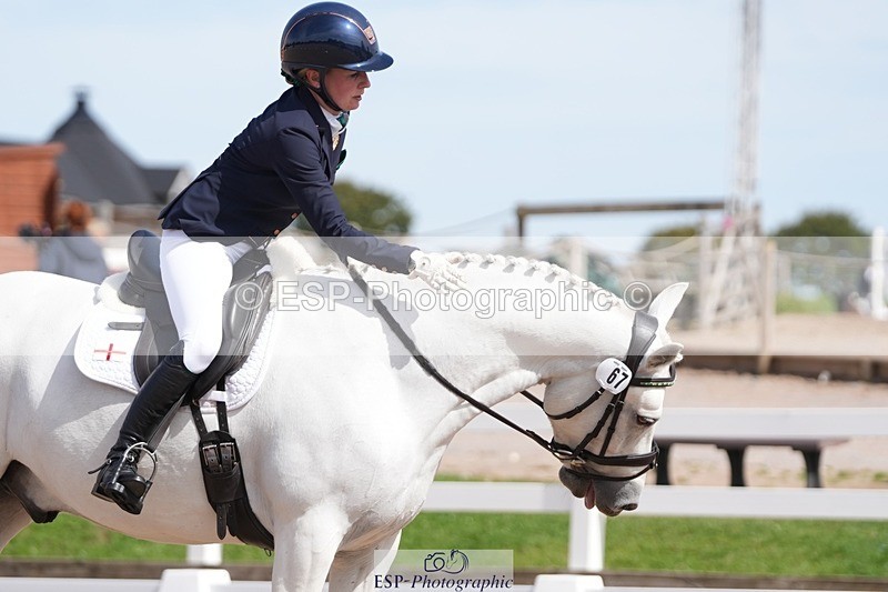 250906-140014-03840 - 067-Laura.PercyConobola.Cascade