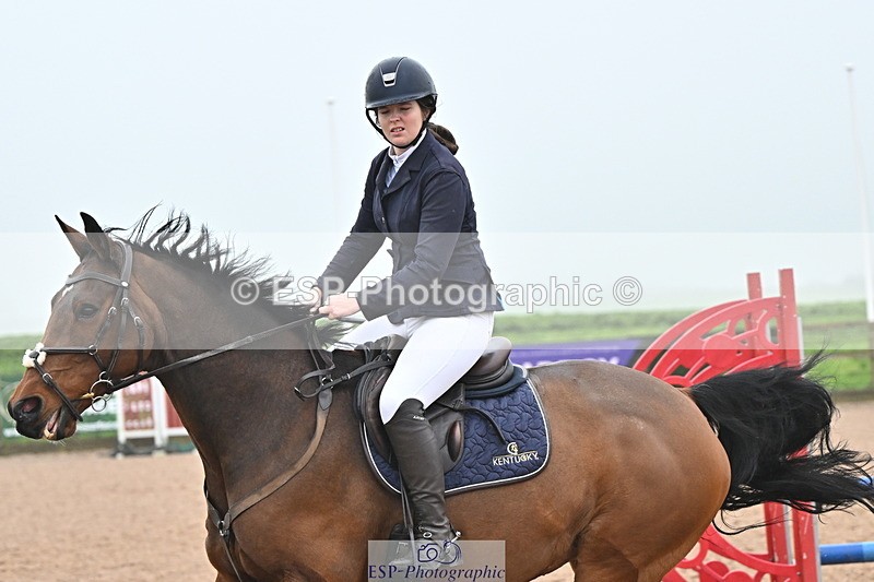 241103A-111332-06943 - SUN Cls 18 British Novice and 90cm Open