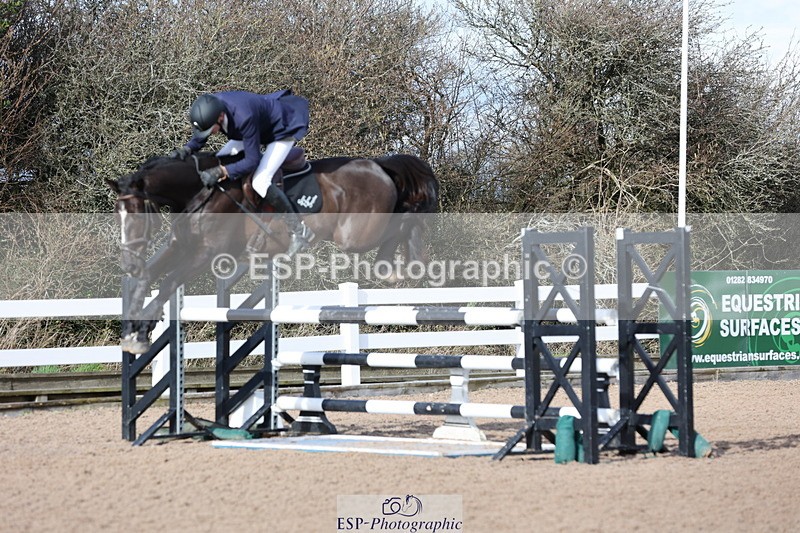 240223A-115908-01032 - Cls 4 Snr 1.05m Open