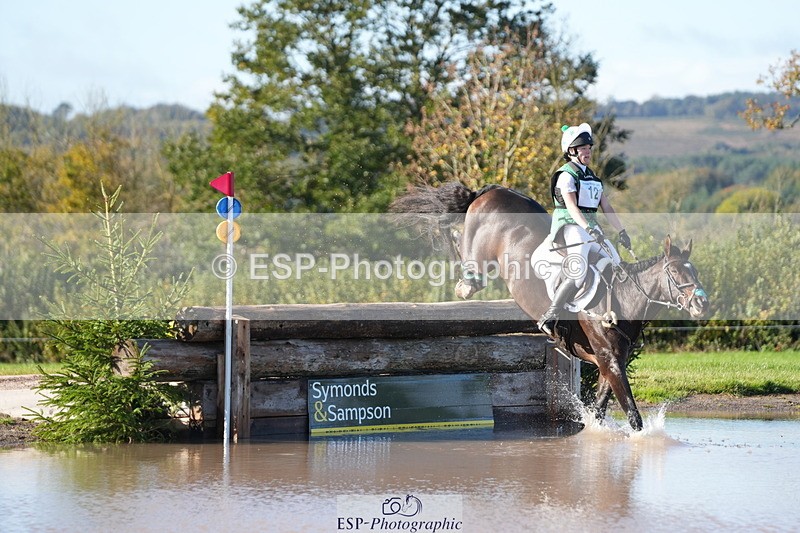 251024A-110800-07101 - A-012-Beth.Hobden