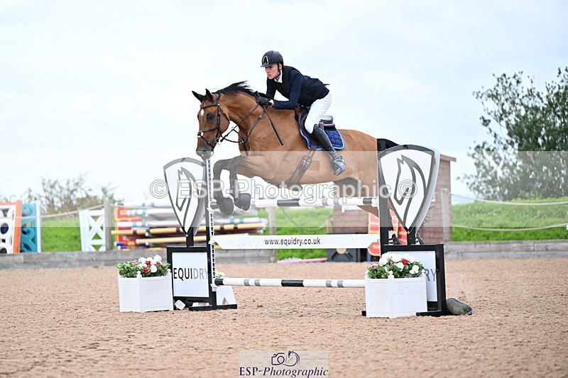 240726A-134348-01492 - Cls 3 Snr Foxhunter