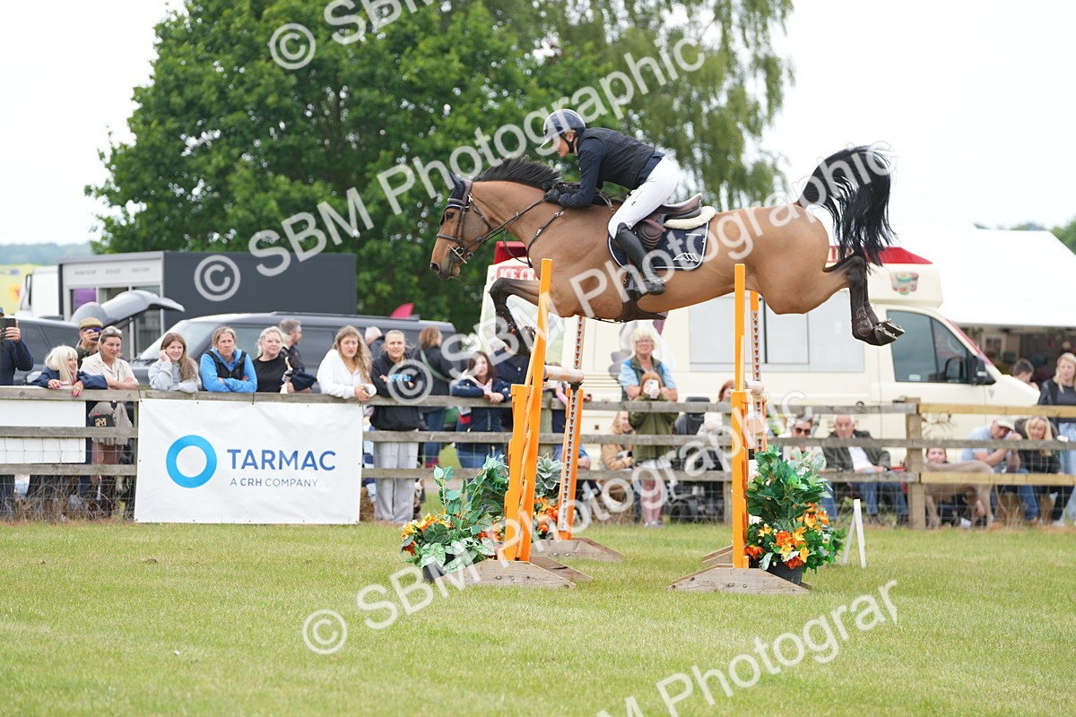 SBM_06386 - Class 202 - National 1.40m Open