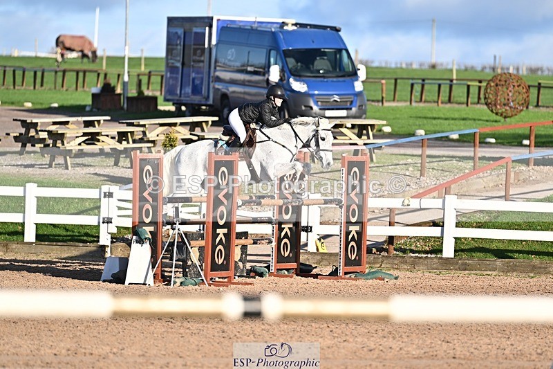 251119-142221-00541 - Cls 5 Foxhunter and 1.20m Open