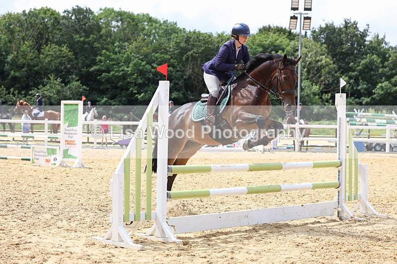 3E7A9933 - Class 9: Senior British Novice/90cm open