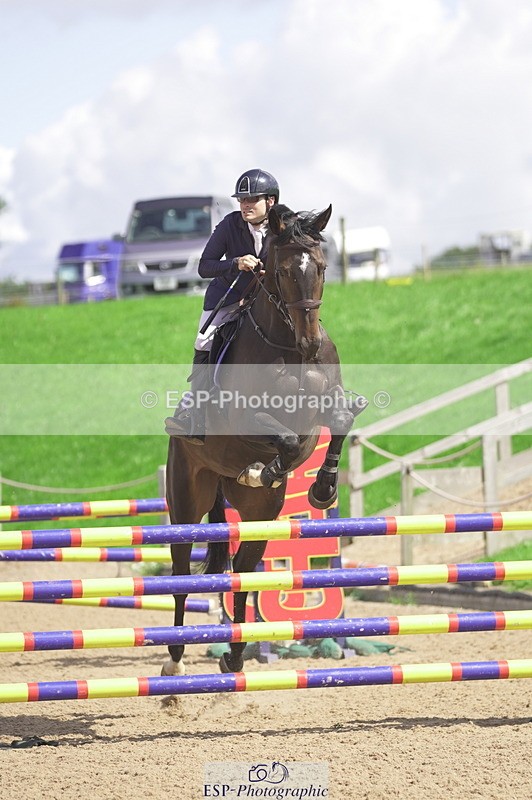 230806A-110606-01509 - Cls 13 Snr Newcomers & 1.10m Open