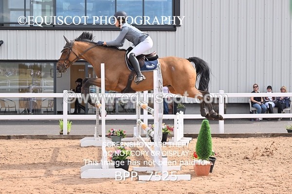BPP_7525 - CLASS 15 FRI Senior 1.05m Open