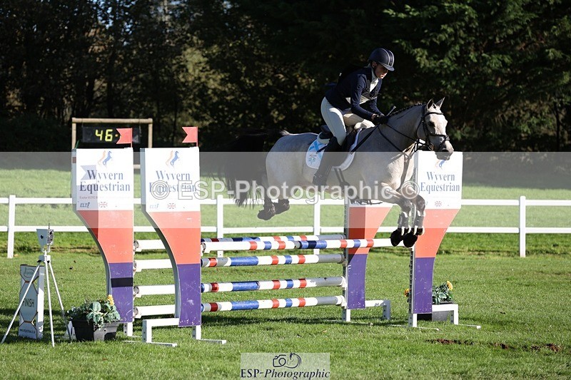 231022-102409-24503 - 619-GARVAGH.GOLDEN.OAK-Ella.Snow-TrotUp+SJ