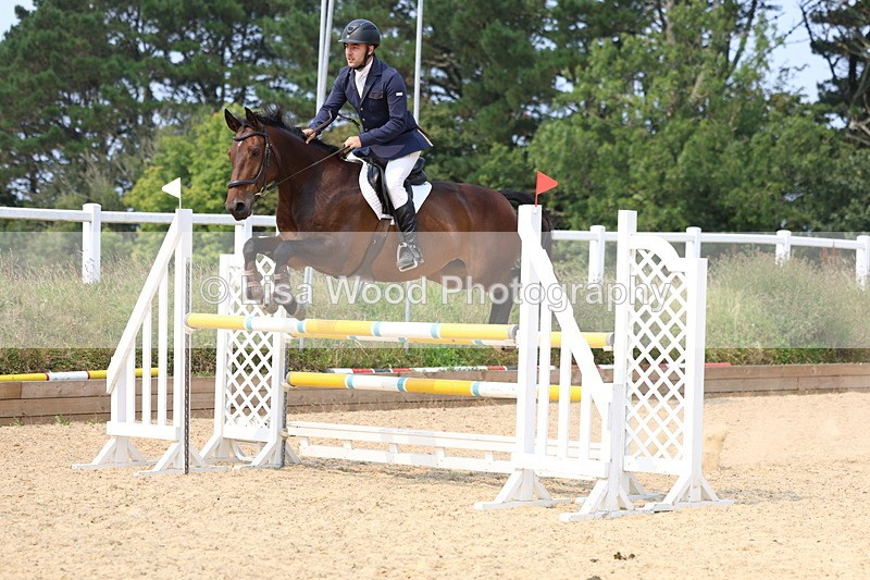 3E7A2437 - Class 8: Senior Newcomers/1.10m open