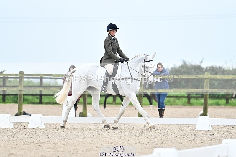 241103-152000-03093 - Novice 1 - 14.44 to 16.08