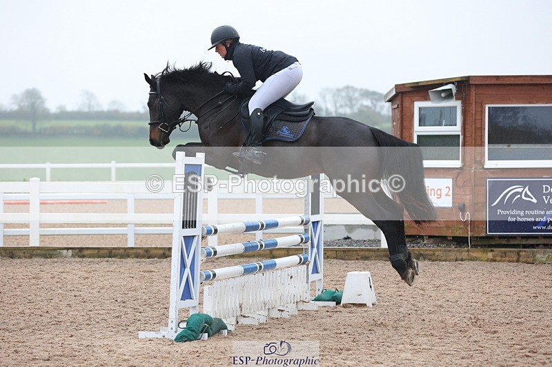 231112A-102531-03341 - Cls 17 Blue Chip Novice Winter Qualifier