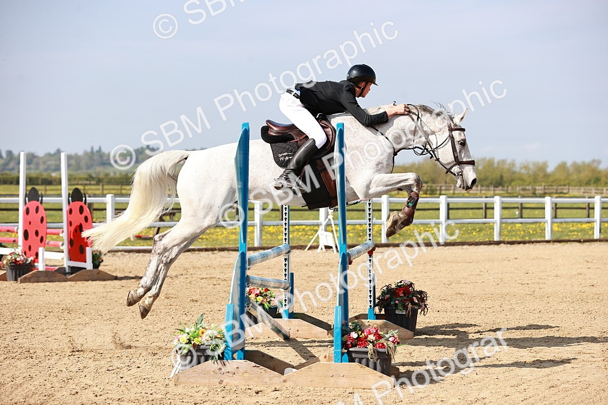  - Class 21 - Senior British Novice - 90cm