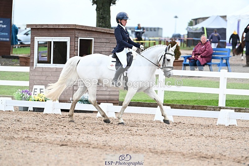 250907-124117-08406 - 067-Laura.PercyConobola.Cascade