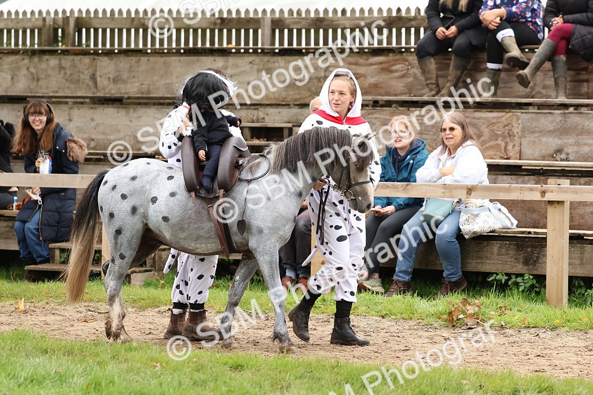 SBM_61634 - S37a - Fancy Dress Showing