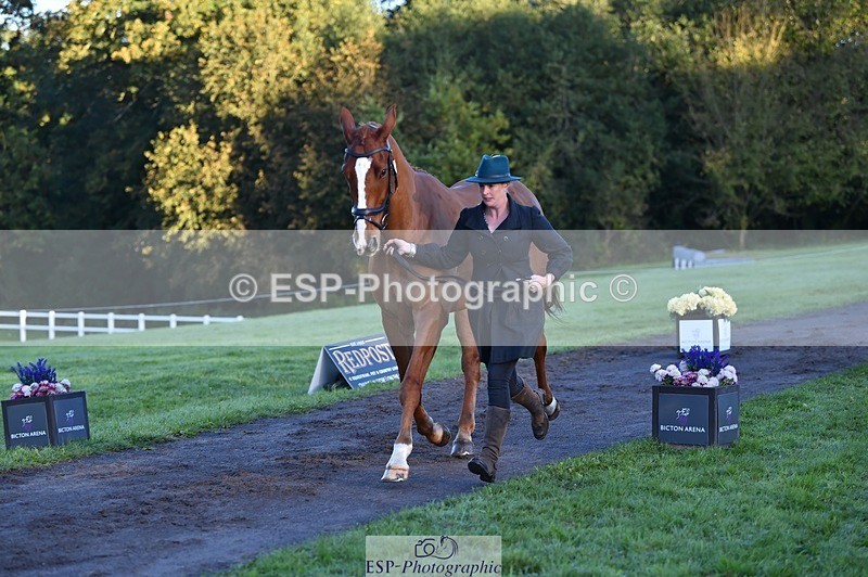 231022-085308-21423 - 648-FRIARSHILL.CHARLES-Caroline.Wilkinson-TrotUp+SJ