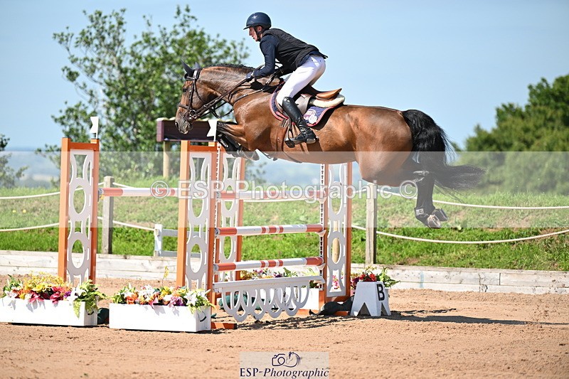 240718A-105932-04700 - Cls 1, 3 Star Small Tour 1.35m