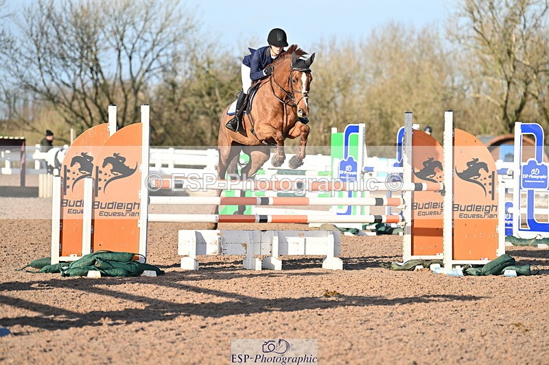 231210A-133018-02595 - Cls 20 Newcomers & 1.10m Open