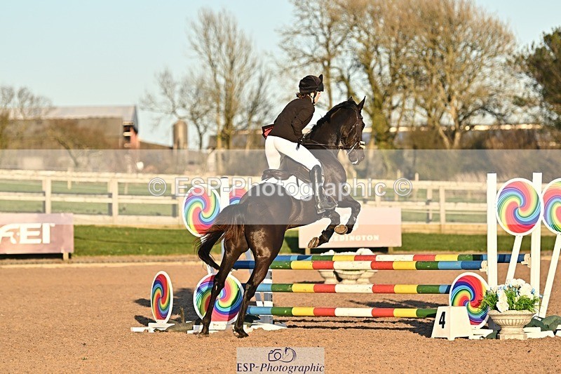 250401-185329-00820 - 90cm Classes