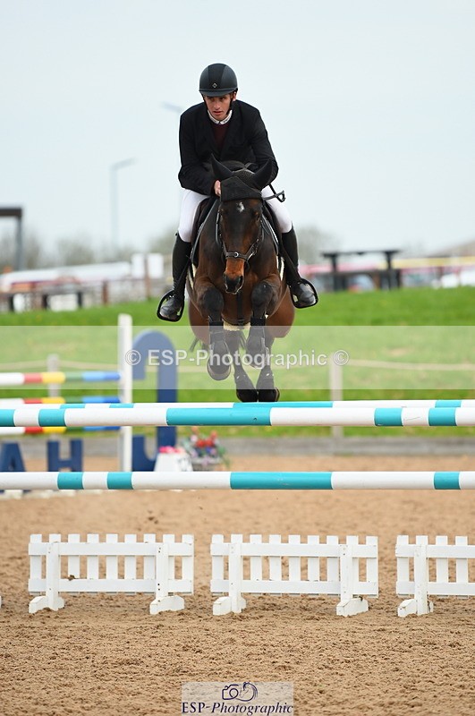 230504A-101904-00581 - Cls 8 Snr Foxhunter