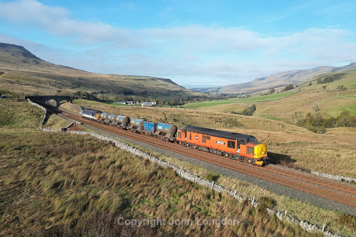 JJL - 11.10.25 37405/425 6Z93 Carstairs - Leeds Balm Rd, Ais Gill - Latest shots
