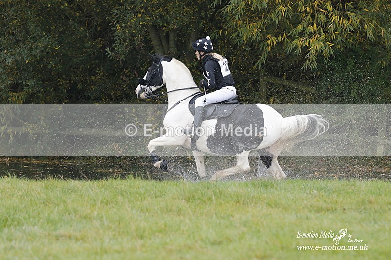 WWHT 171021 0523 - Novice Restricted (0.80m)  17/10/21