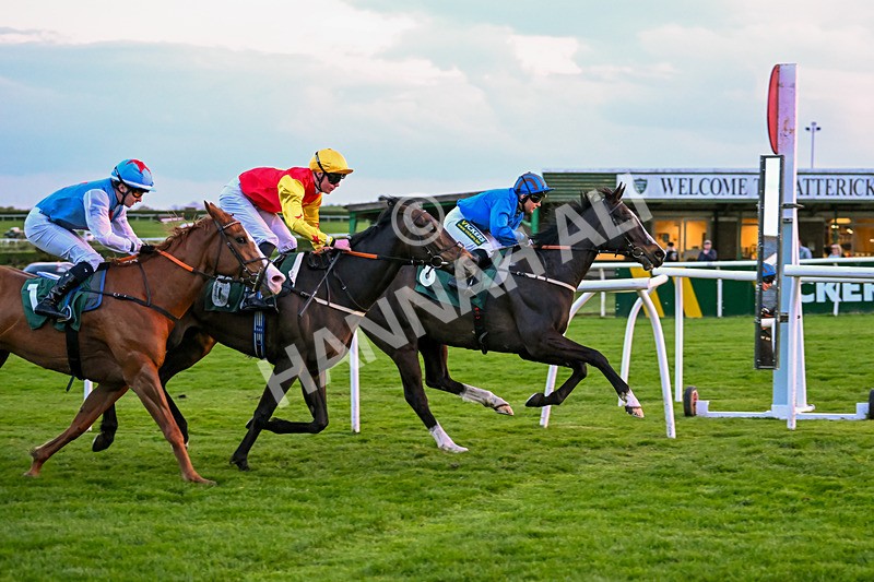 300424-Race 7-Highjacked-3240 - Race 7