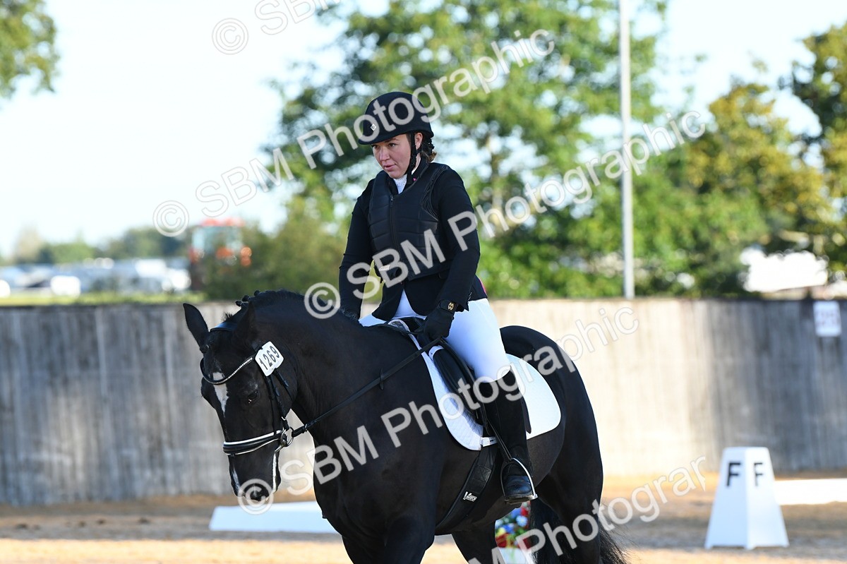 SBM_14282 - D4 - Small Tour Championship - Intro B