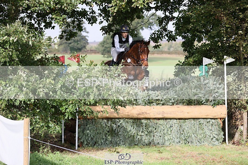 231020-112118-06743 - 039-LAUSANNE.W-Charlie.Ahl-XC