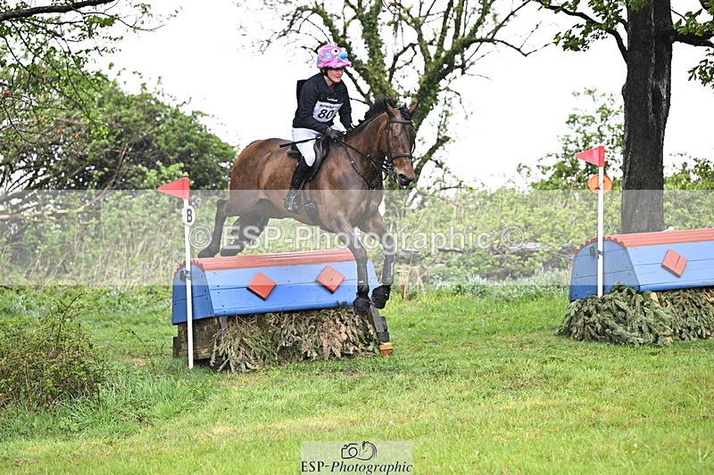 250418-123413-03010 - 080-Tichy.Sanders-SPARHANGER.VELVET