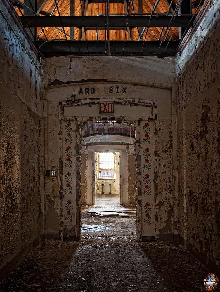 Pilgrim State Hospital (Brentwood, NY) | Ward 5 Entrance - Pilgrim State Hospital